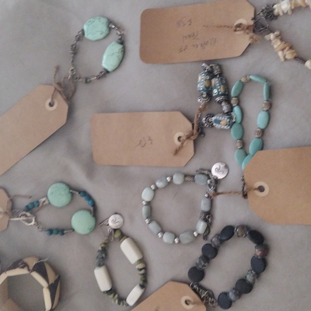 Bracelets! 2 for 20$